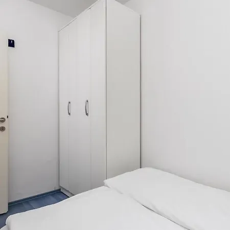 Rona Zizi Apartment *