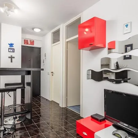 Apartment Rona Zizi *