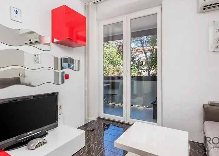 Rona Zizi Apartmán *